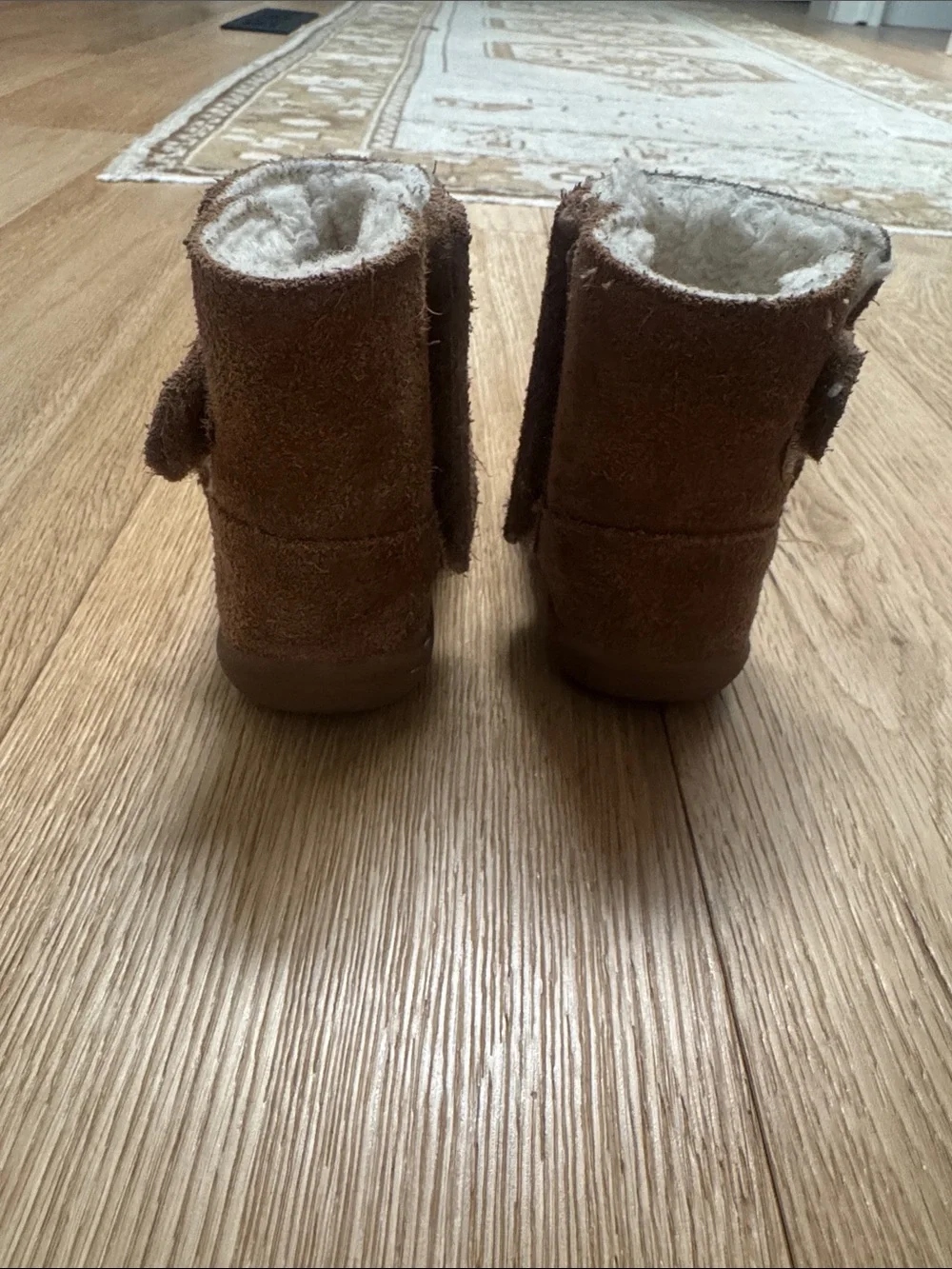UGG Kids Chestnut Suede Shearling-Lined Booties